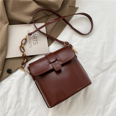 Γυναικεία μοντέρνα έκο δερμάτινη τσάντα με ρυθμιζόμενη λαβή