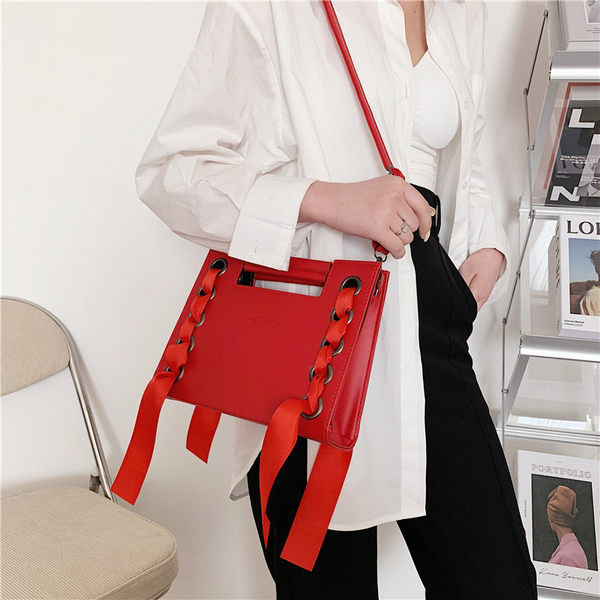 Sieviešu moderna plecu soma