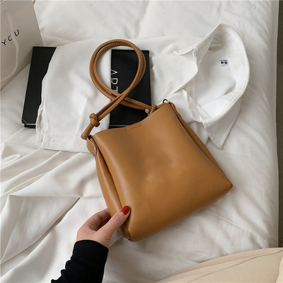 Γυναικεία τσάντα νέο μοντέλο - κλασικό μοντέλο