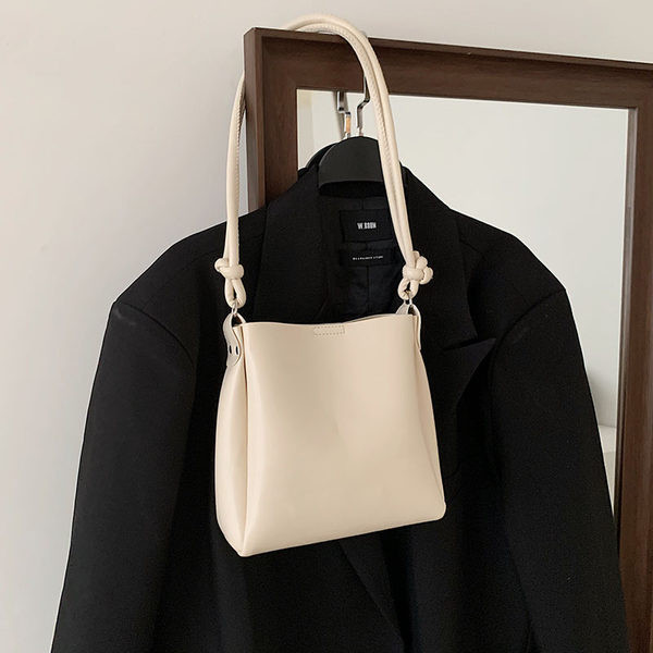 Γυναικεία τσάντα νέο μοντέλο - κλασικό μοντέλο