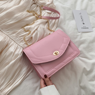 Moderna sieviešu soma no eko ādas ar garu metāla rokturi