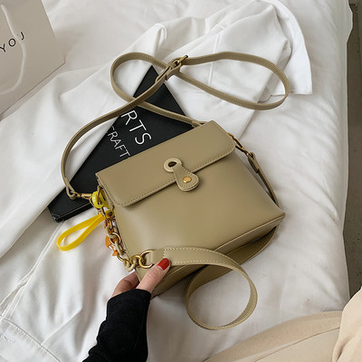 Geanta de umar de dama cu inchizator metalic