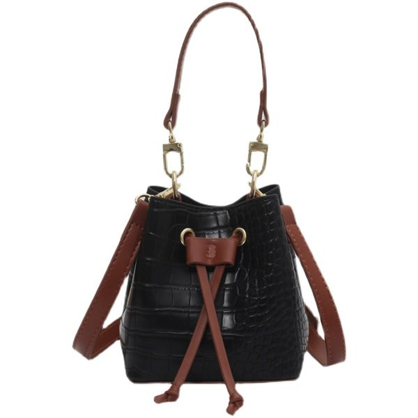 Γυναικεία έκο δερμάτινη τσάντα με κορδόνια και δύο λαβές