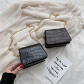 Γυναικεία έκο δερμάτινη τσάντα με μεταλλική λαβή