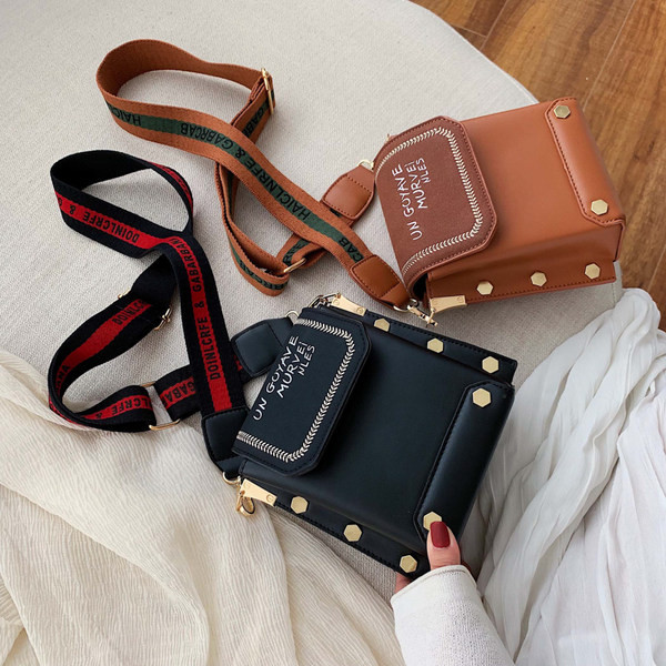 Maza taisnstūra eko-ādas soma ar metāla dambreti