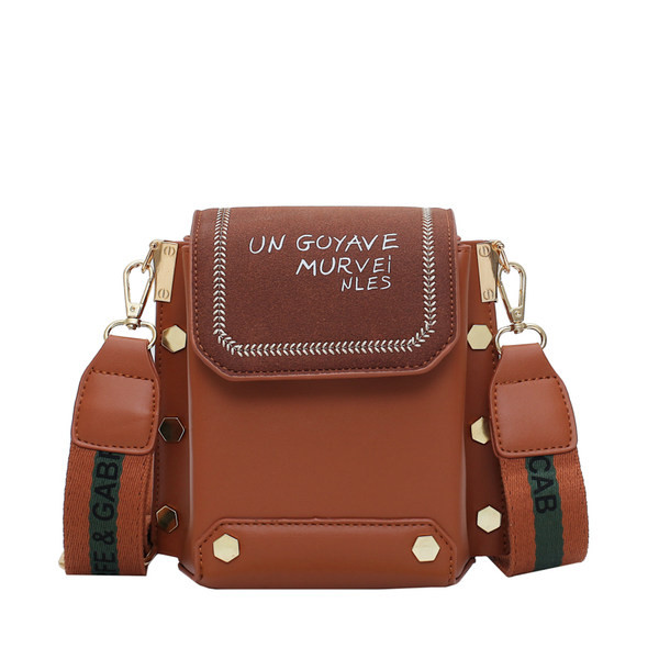 Maza taisnstūra eko-ādas soma ar metāla dambreti