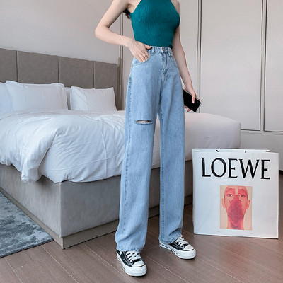 Μακρύ και φαρδύ μοντέλο τζιν με ψηλή μέση