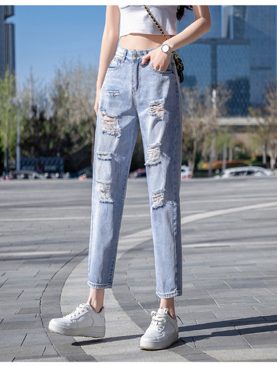 Μοντέρνα γυναικεία τζιν με σκισμένα μοτίβα - τρία μοντέλα