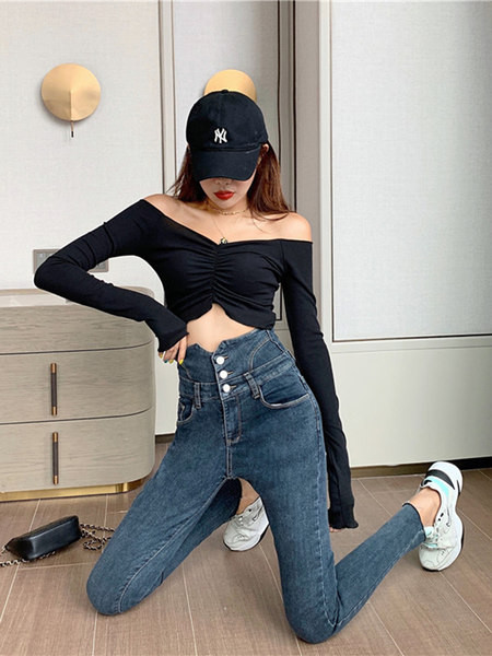 Blugi de damă cu talie înaltă și nasturi