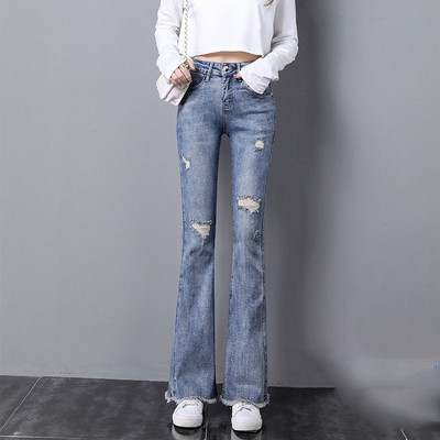 Καθημερινά τζιν με σκιζμένα μοτίβα