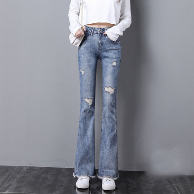 Καθημερινά τζιν με σκιζμένα μοτίβα