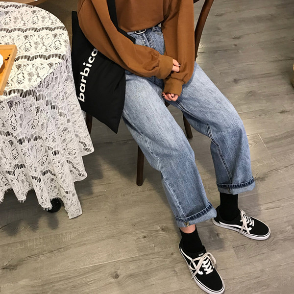 Model larg de blugi de dama cu talie inalta si lungime 9/10