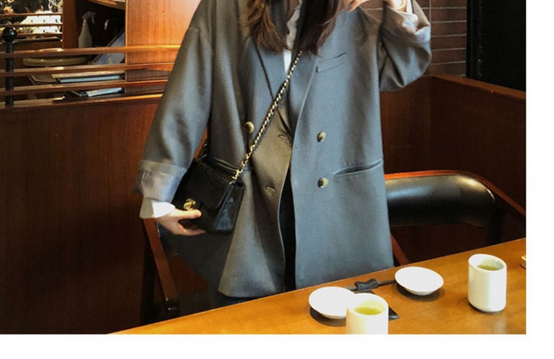 Geaca de dama eleganta model lat uni cu nasturi