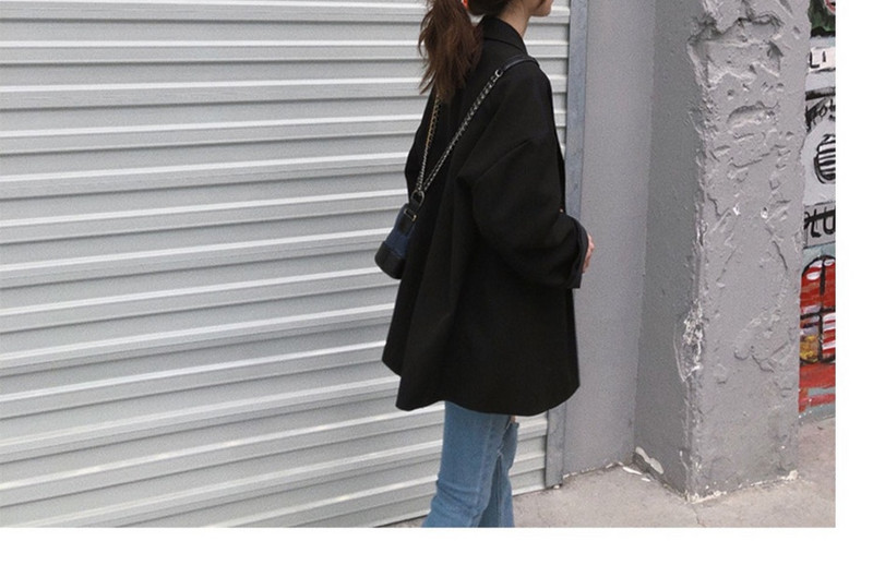 Geaca de dama eleganta model lat uni cu nasturi