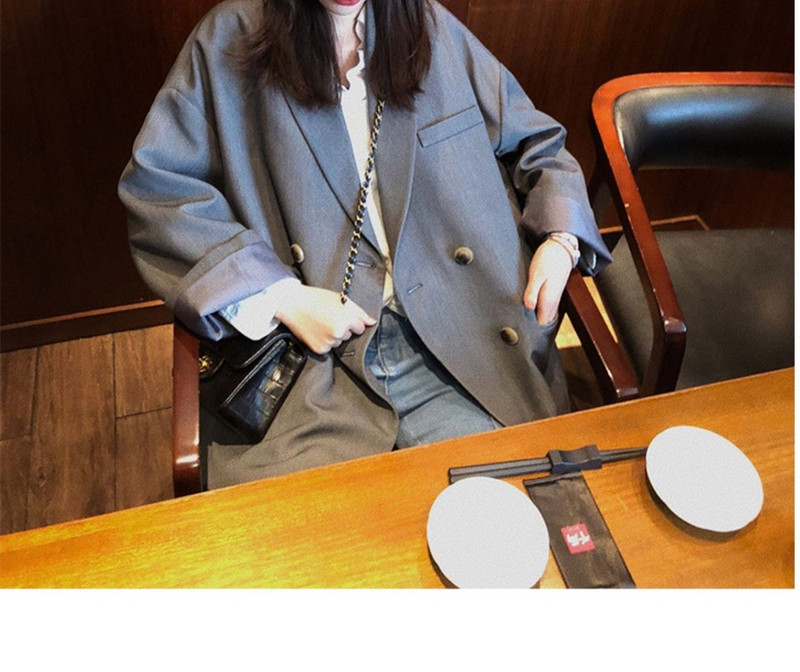 Geaca de dama eleganta model lat uni cu nasturi