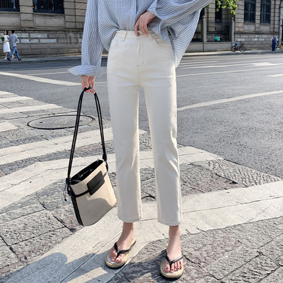 Γυναικεία τζιν με ίσιο μοντέλο με υψηλή μέση και μήκος 9/10