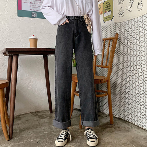 Μαύρο γυναικείο τζιν με ψηλή μέση - ίσιο μοντέλο