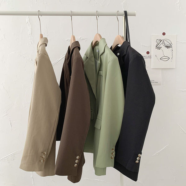 Geaca de dama eleganta model scurt uni cu nasturi