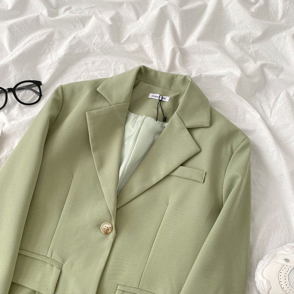 Geaca de dama eleganta model scurt uni cu nasturi