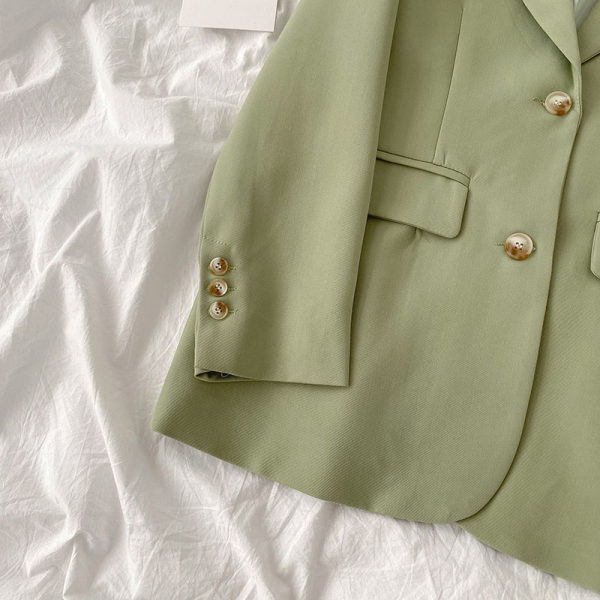 Geaca de dama eleganta model scurt uni cu nasturi