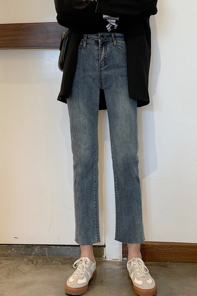 Sieviešu džinsi ar augstu vidukli un 9/10 garumu