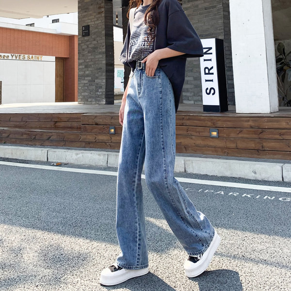 Blugi de dama cu picioare largi si buzunare