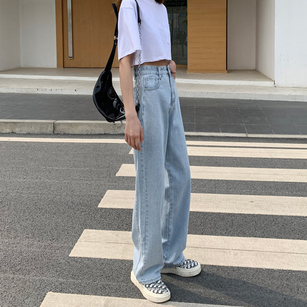 Blugi de dama cu picioare largi si buzunare