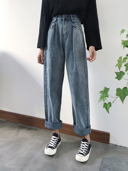 Model nou de blugi largi de primavara cu talie inalta