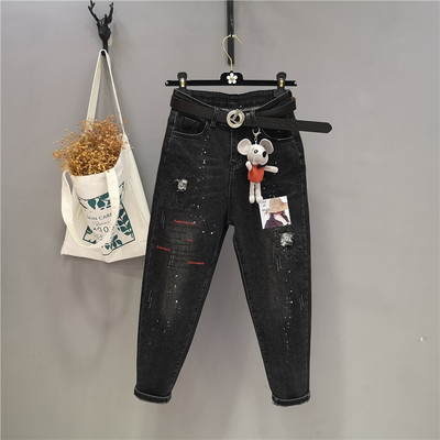 Mūsdienīgi sieviešu džinsi ar izšuvumiem un saplēstiem elementiem