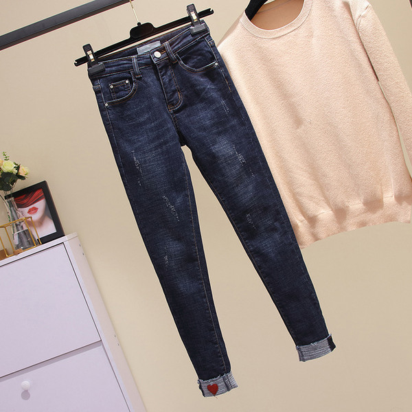 Blugi de dama actuali cu element 3D si buzunare