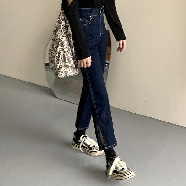 Blugi de dama moderni model uni