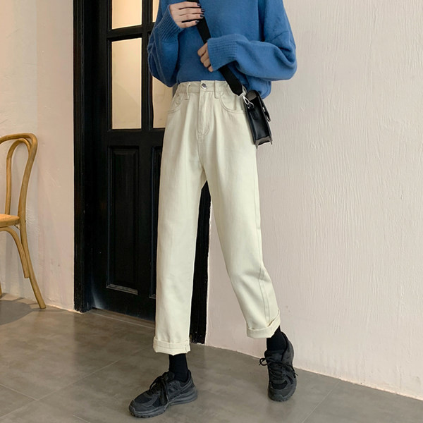 Taisna modeļa sieviešu džinsi melnā krāsā