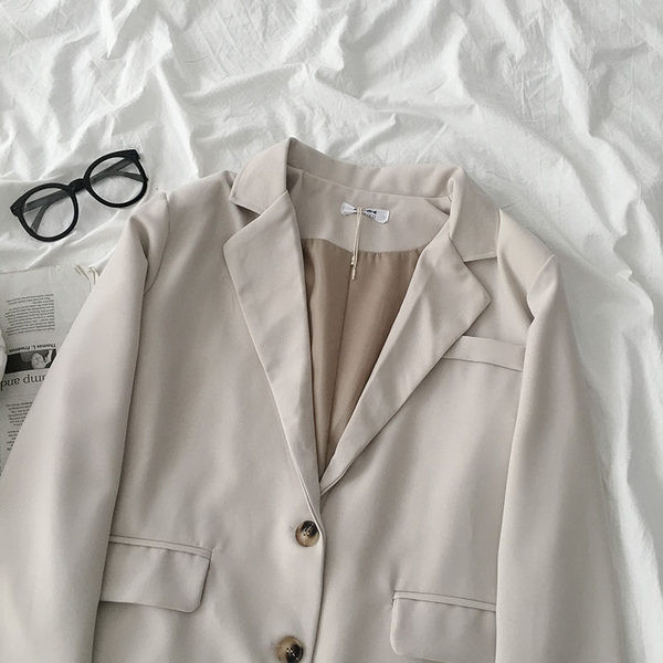 Jachetă scurtă de damă modernă cu nasturi și decolteu spitz