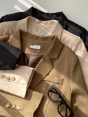 Μοντέρνο γυναικείο μακρύ σακάκι με κουμπιά