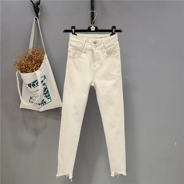 Νέο μοντέλο γυναικεία τζιν με σκισμένα μοτίβα 