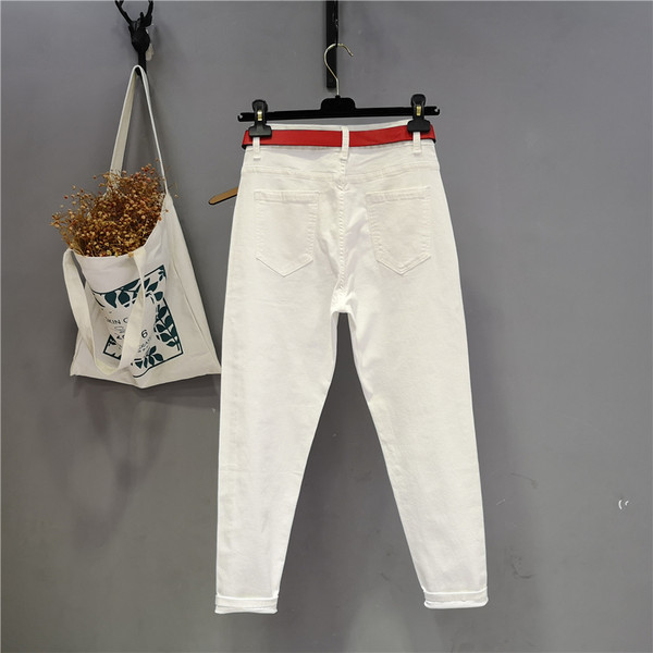 Jauns sieviešu džinsu modelis ar akmentiņiem un aplikācijām - baltā krāsā