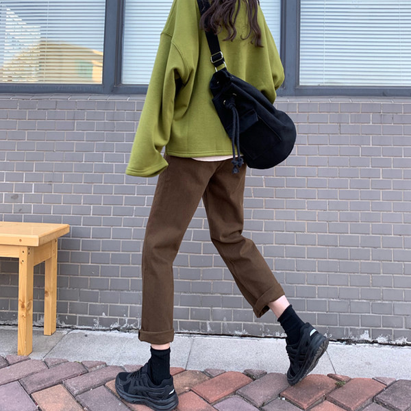 Καφέ γυναικεία τζιν με ψηλή μέση