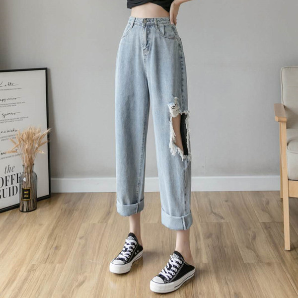 Casual τζιν με φαρδιά πόδια και σκισμένα μοτίβα