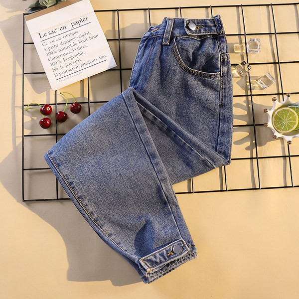 Blugi actuali cu talie inalta si nasturi