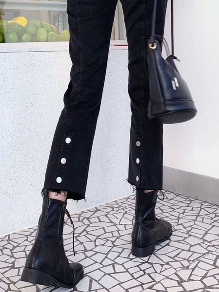 Blugi de dama cu nasturi si talie inalta - in culoarea neagra