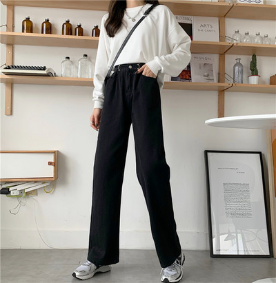 Sieviešu džinsi ar augstu vidukli un kabatām - taisns modelis