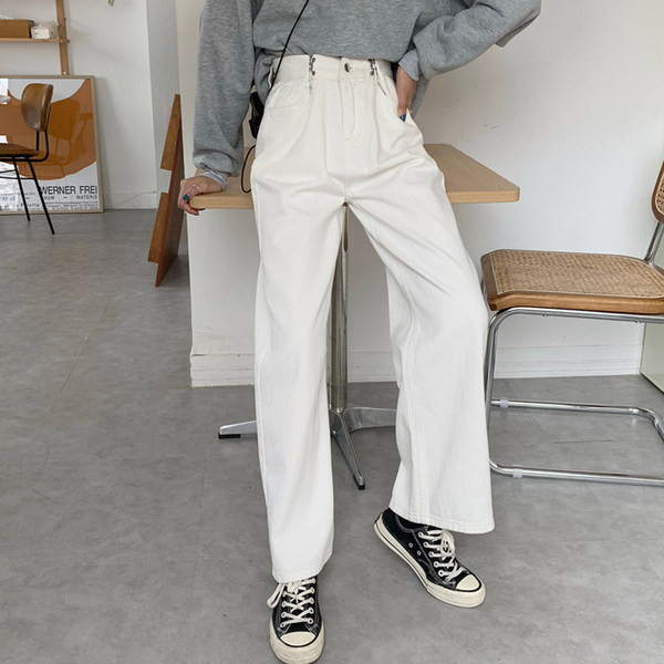 Sieviešu džinsi ar augstu vidukli un kabatām - taisns modelis