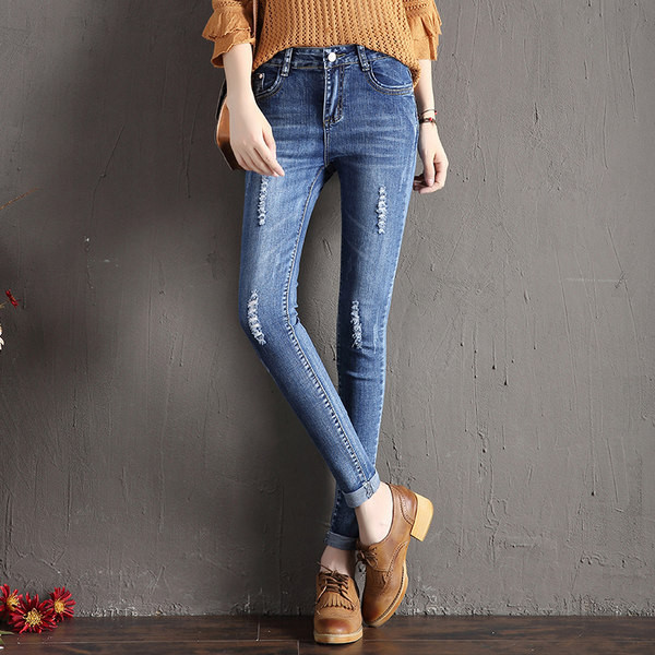 Blugi slim de dama cu motive rupte