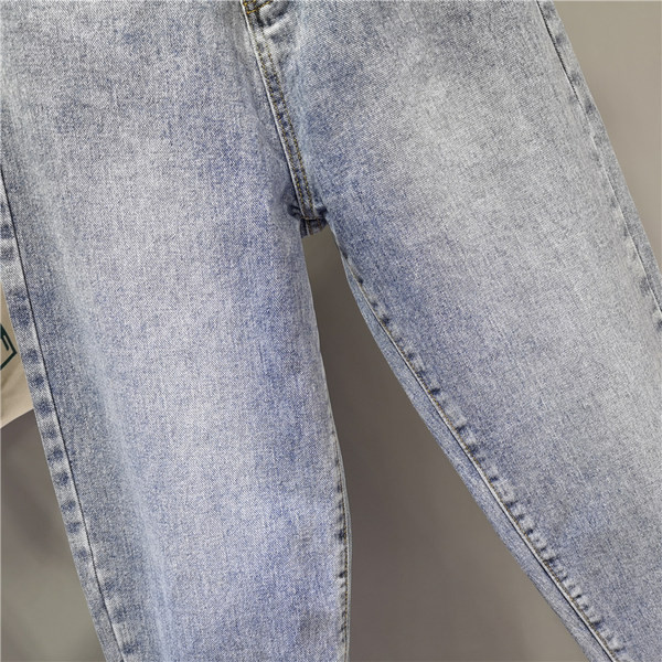 Mūsdienīgi sieviešu džinsi ar augstu vidukli - zilā krāsā