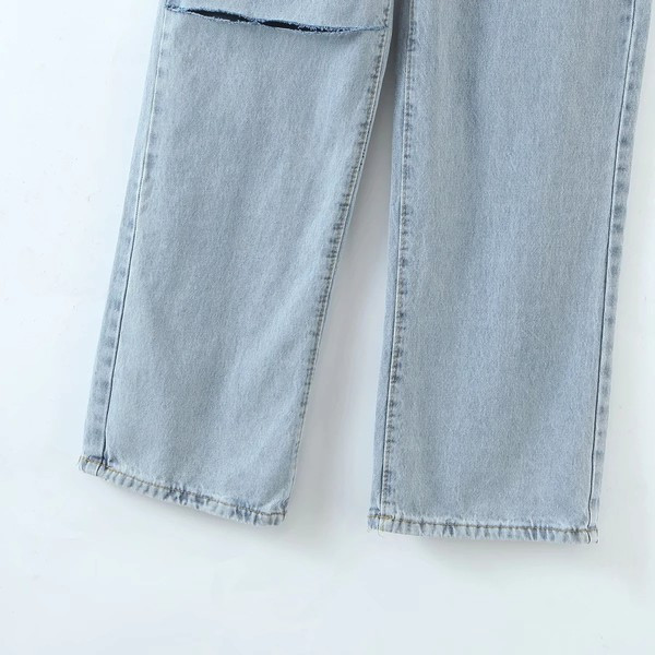 Ευρύ μοντέλο καλοκαιρινά τζιν με σκισμένα μοτίβα