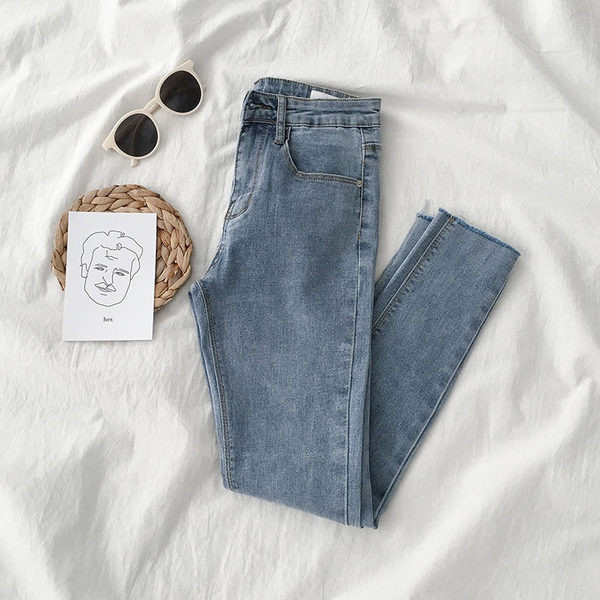 Τζιν γυναικεία με ψηλή μέση και κουμπί