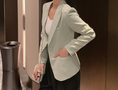 Sieviešu eleganta īsa modeļa jaka ar pogu