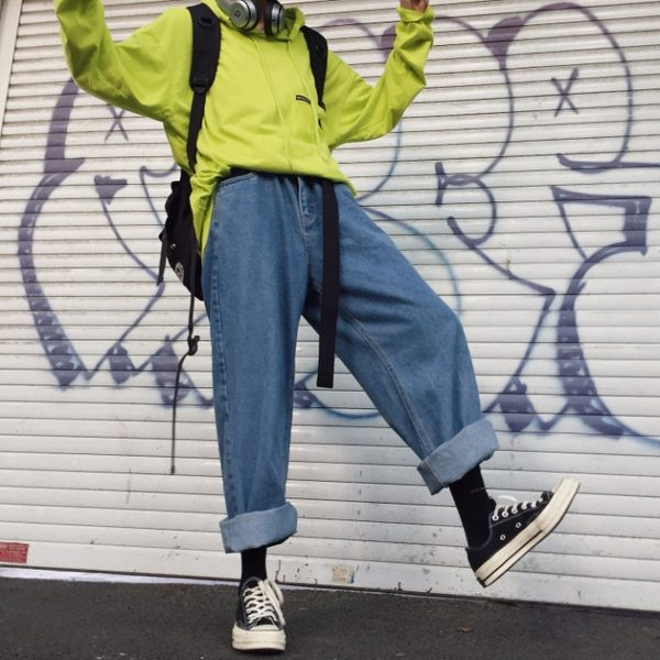 Μακρύ και φαρδύ μοντέλο γυανικεία τζιν 