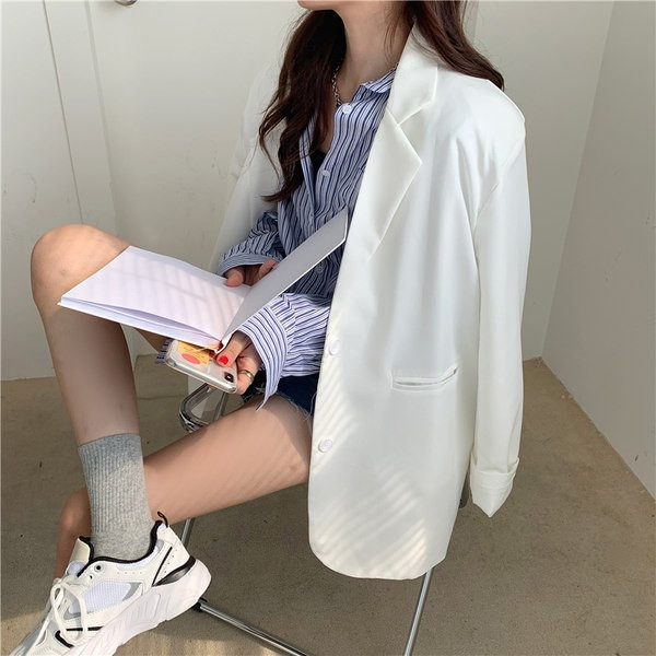 Jachetă de damă modernă model larg uni cu nasturi