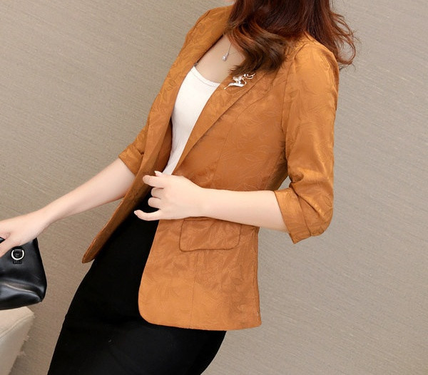 Geaca eleganta de dama model scurt montata